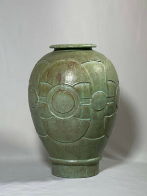Imposant vase en grès art Déco à décor tribal
