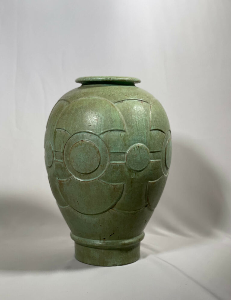 Imposant vase en grès art Déco à décor tribal