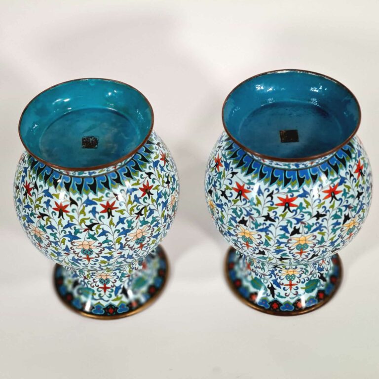 Paire vases balustres Asie XXème