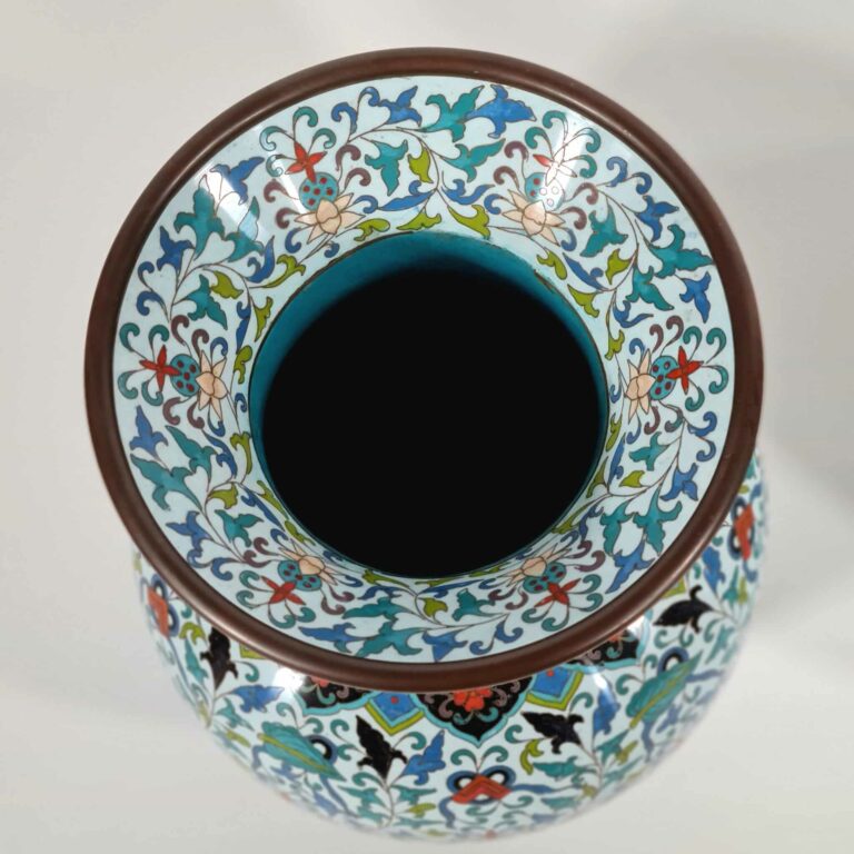 Paire vases balustres Asie XXème