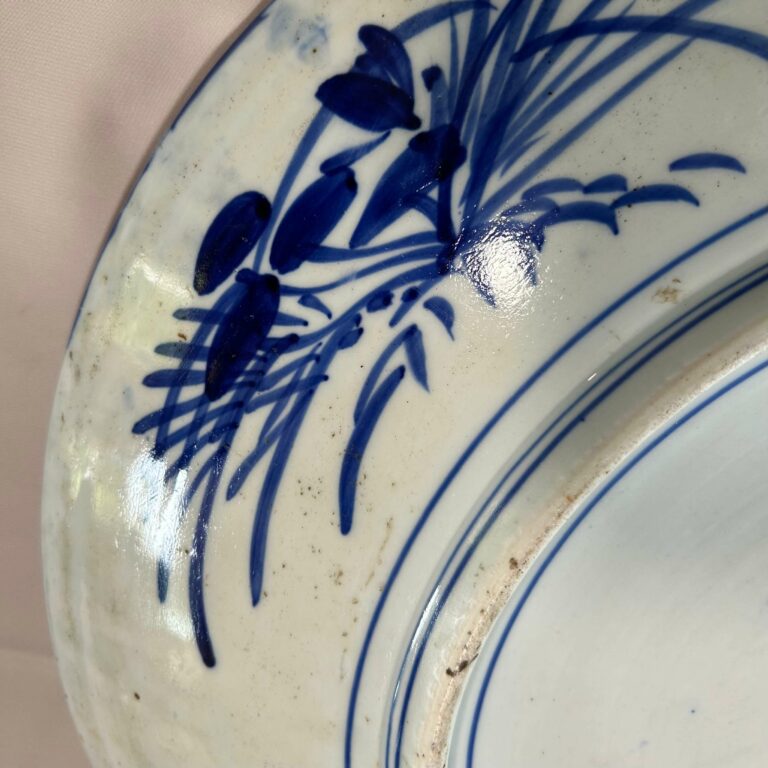 Grand plat japonais XXeme à décor de grenouilles