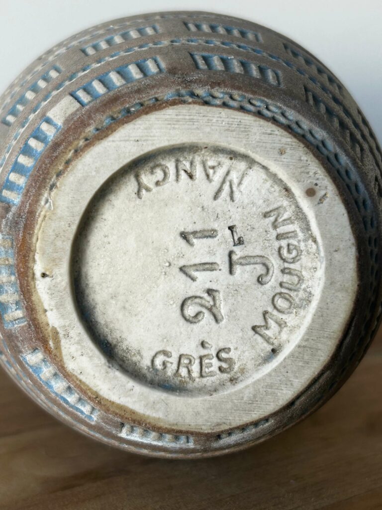 Mougin Frères Vase en grès beige 1930