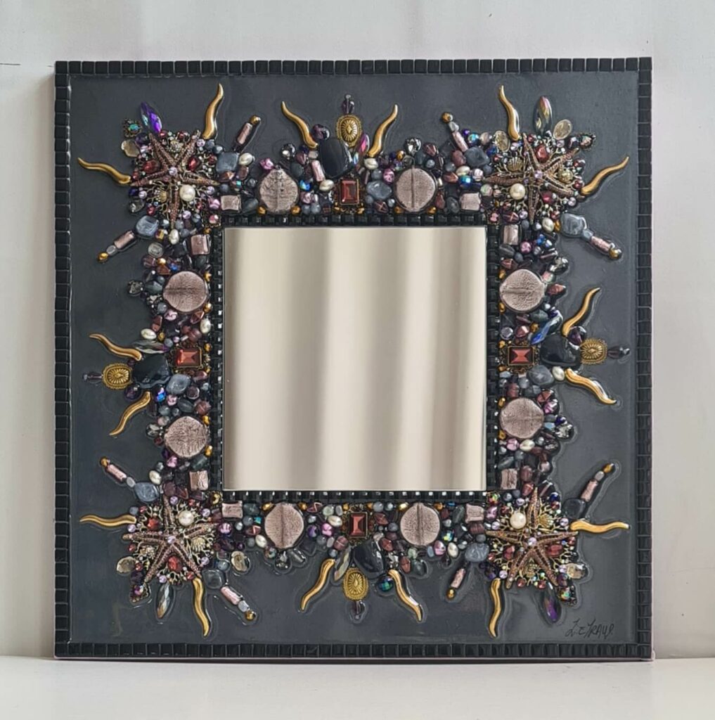 Miroir artisanal en résine gris parme et or- Lydie Eyraud